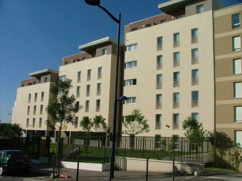 Appart'City Pontoise Cergy-Le-Haut ภายนอก รูปภาพ