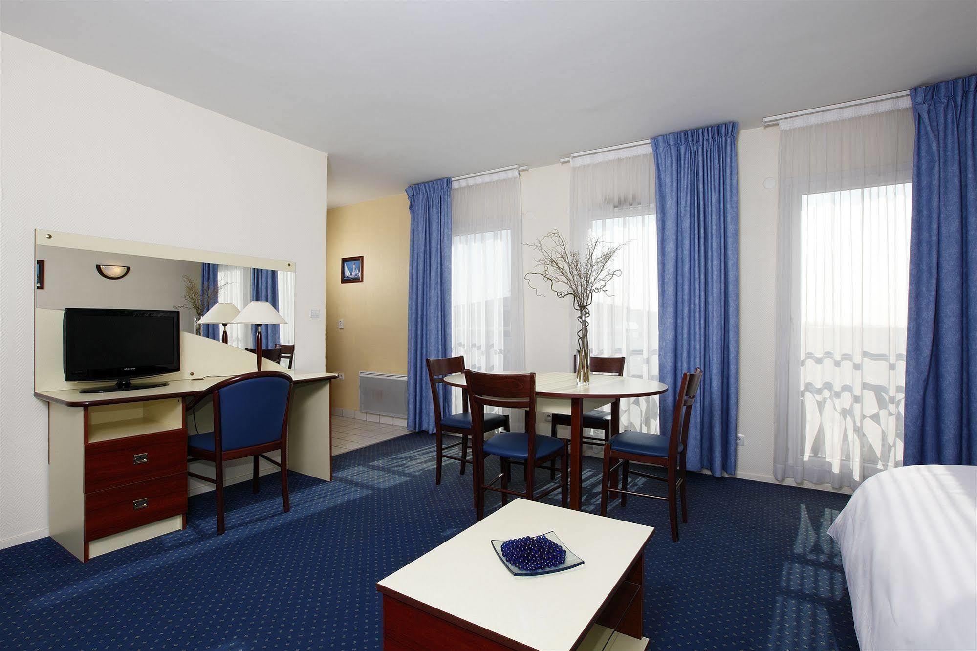 Appart'City Pontoise Cergy-Le-Haut ภายนอก รูปภาพ